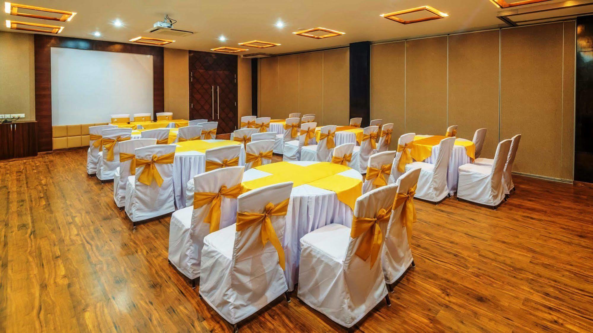 Mango Hotels Prangan Bhubaneswar Exterior photo